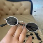 Full Diamond Oval Frame Hot Girl High-end Sunshade Sunglasses - Image 4